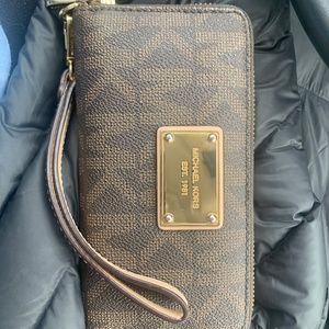 Michael Kors Wallet/Wristlet